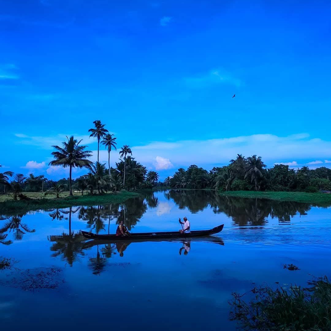 Shikkara Photography Tour - Shikkara Boat Tour in Alappuzha Backwaters